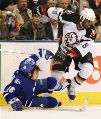 Sweet, hit him again! Sweet, hit him again!