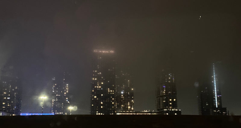 Fog creating a Blade Runner-like scene